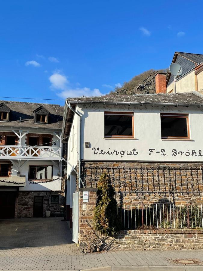 Altes Weingut Broehl Hotel Hatzenport Buitenkant foto